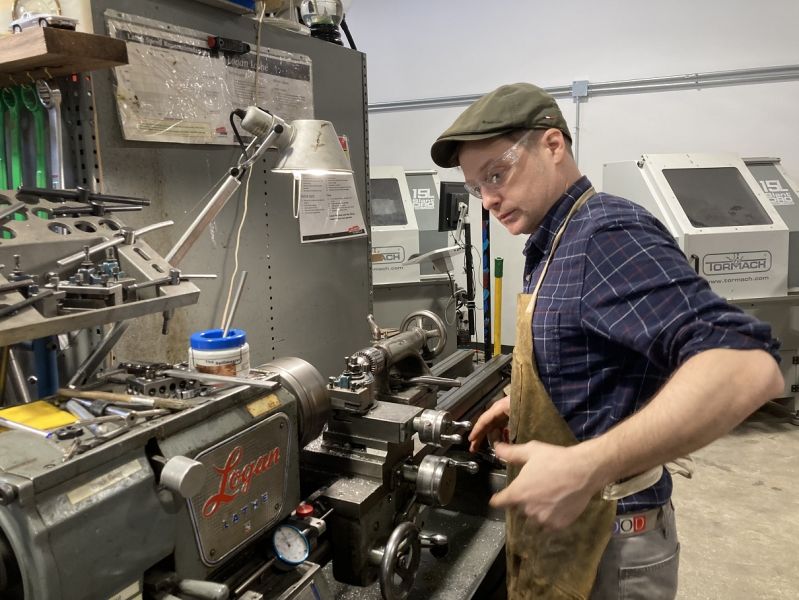 File:Manual lathe action.jpg