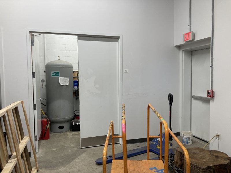 File:Antwerp compressor closet.jpg