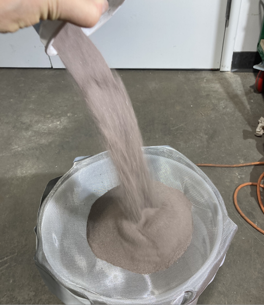 File:Sand blaster sifting the sand.png