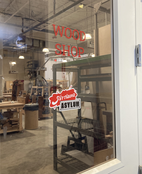 File:Wood shop door.png
